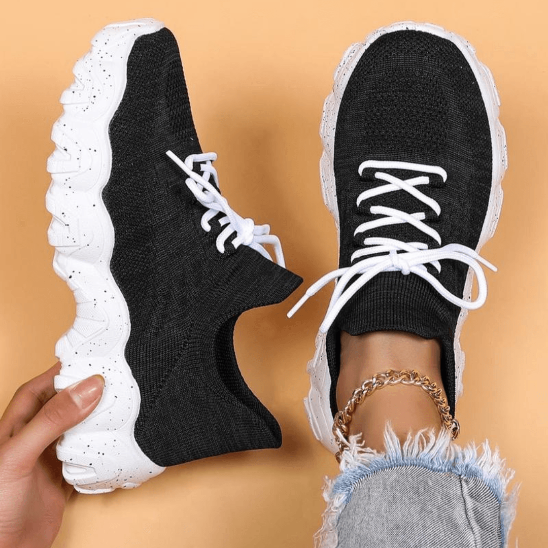 Footively Classic (Black White)